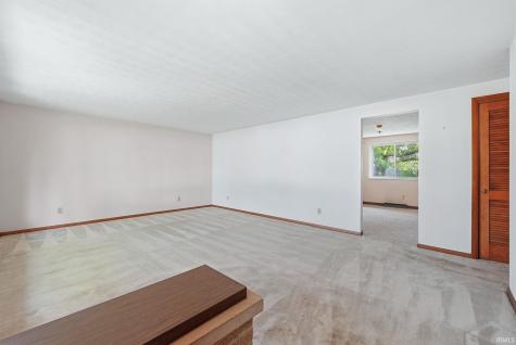 2710 Reed Road Fort Wayne IN 46815