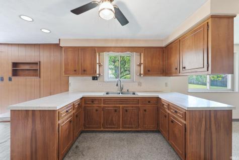 2710 Reed Road Fort Wayne IN 46815