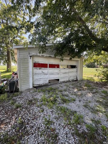 8065 S 320 W Jonesboro IN 46938