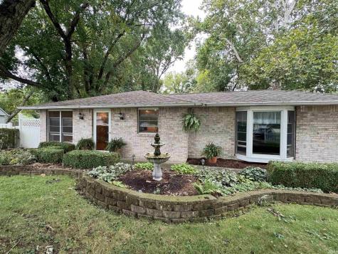 1225 S Colony Court Yorktown IN 47396