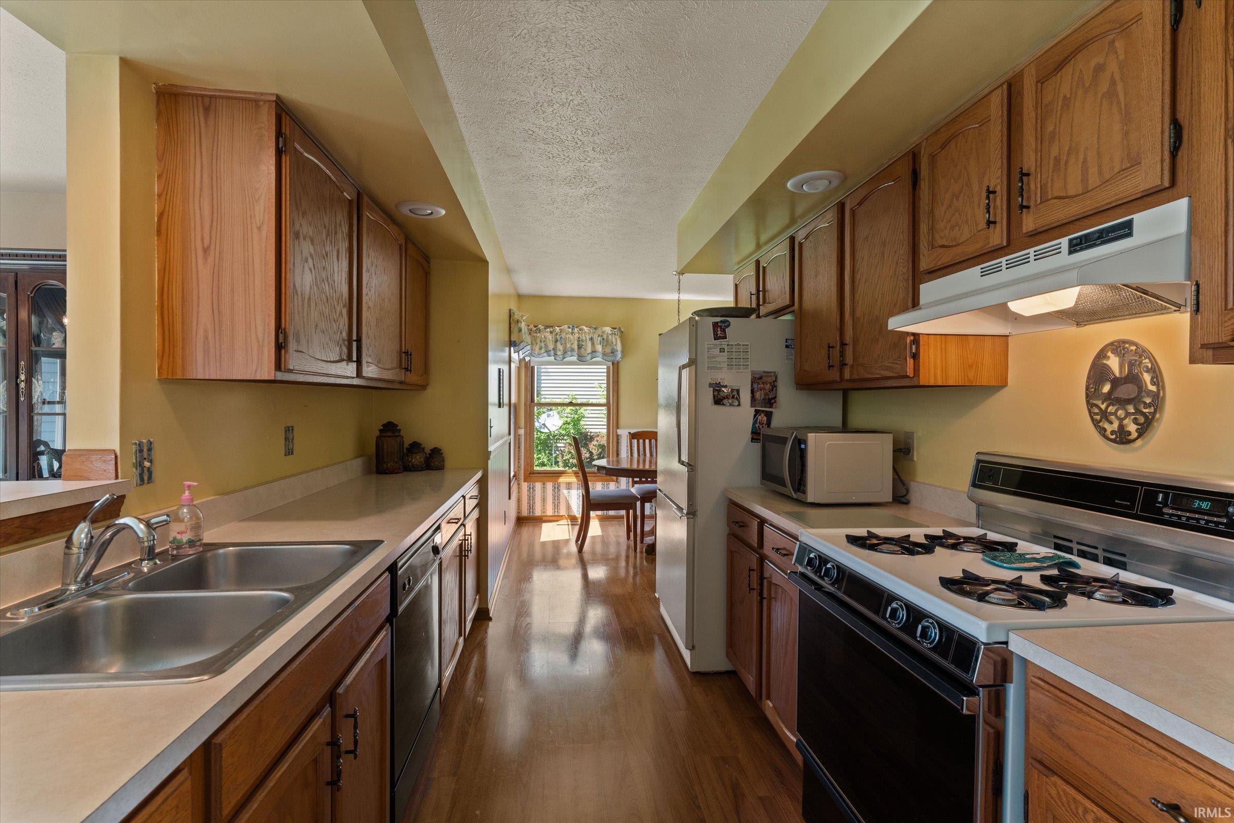 4207 Hunter Run Circle South Bend IN 46628