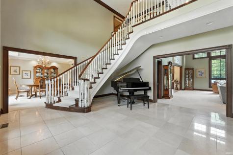2341 S Paxton Drive Warsaw IN 46580