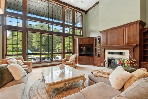 2341 S Paxton Drive Warsaw IN 46580