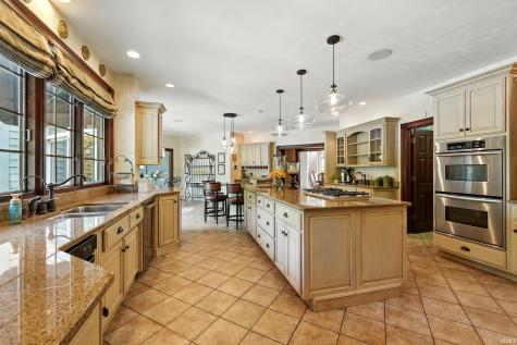 2341 S Paxton Drive Warsaw IN 46580