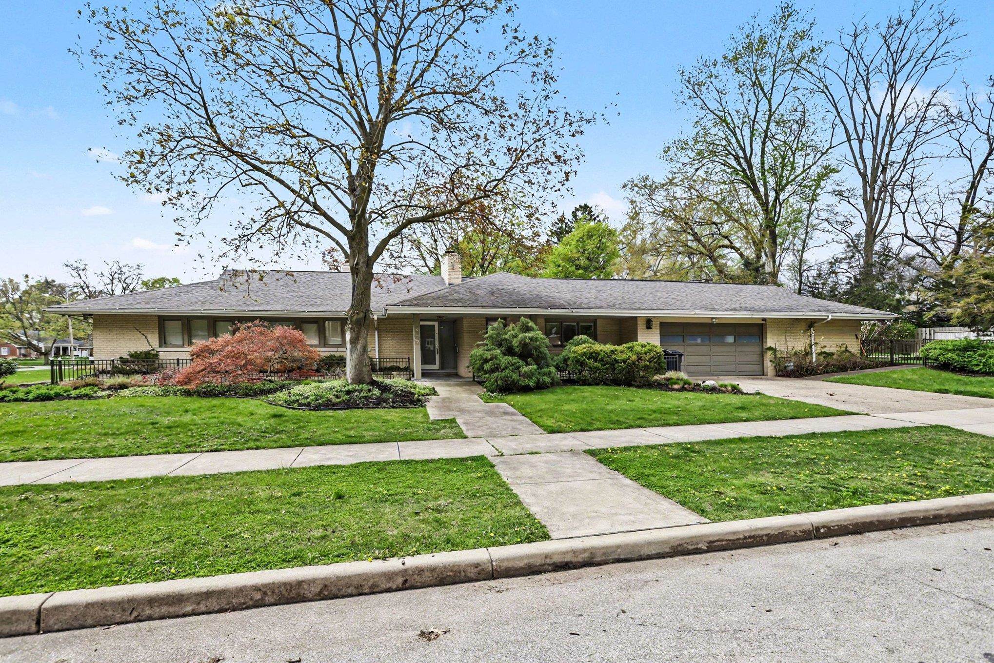 1627 E Washington Street South Bend IN 46617