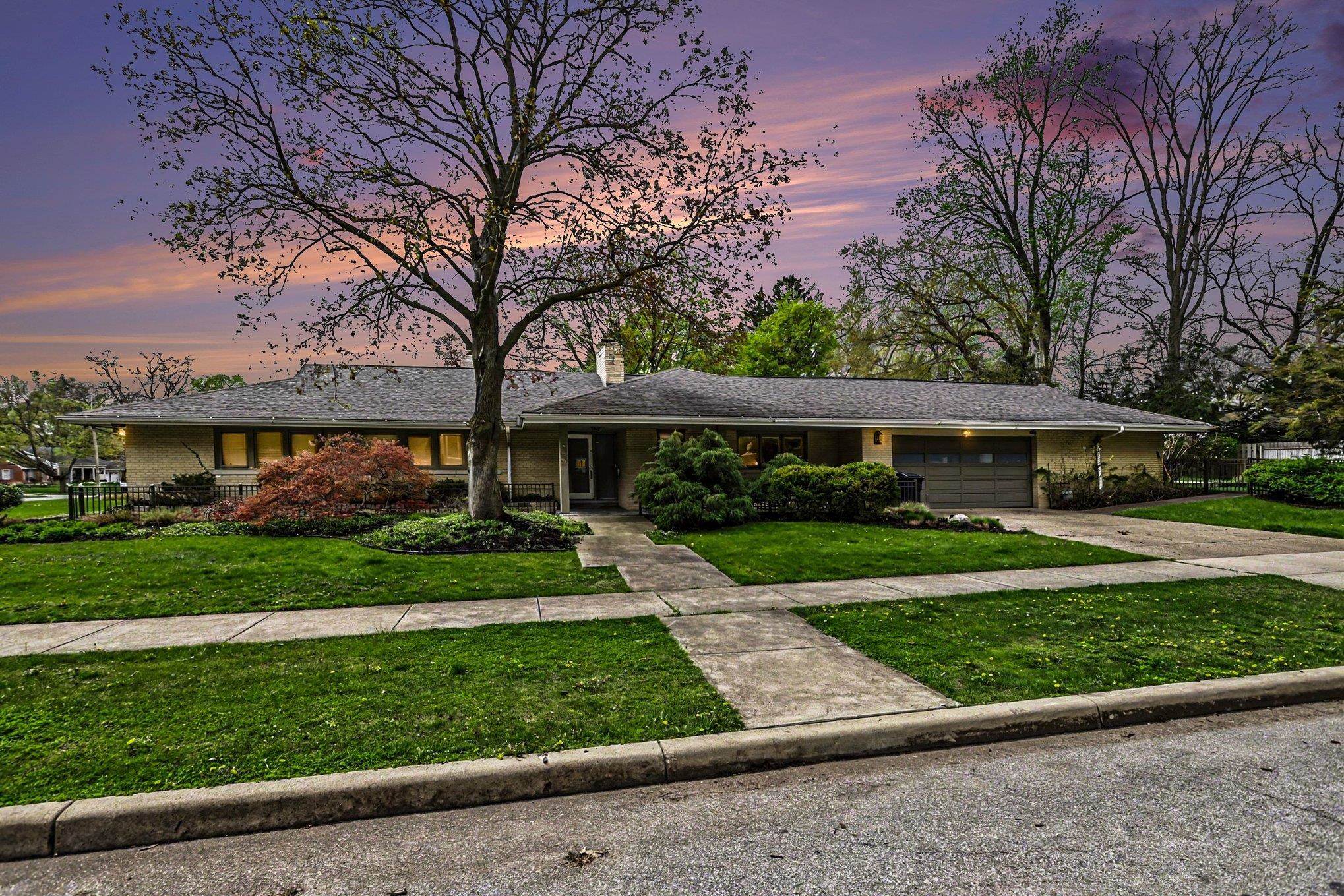 1627 E Washington Street South Bend IN 46617