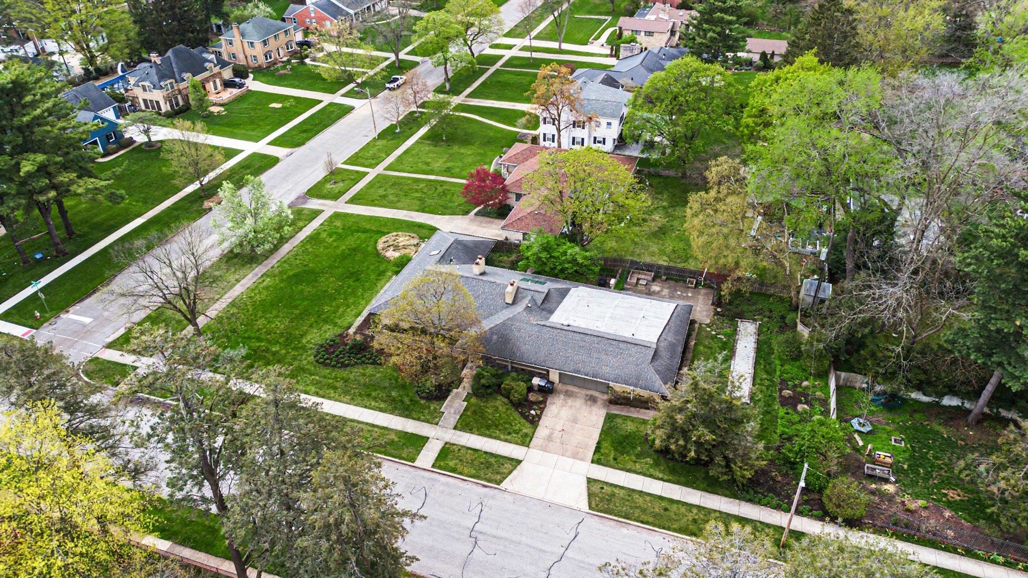 1627 E Washington Street South Bend IN 46617
