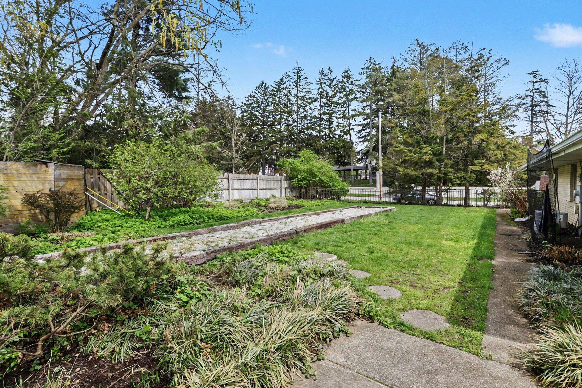 1627 E Washington Street South Bend IN 46617