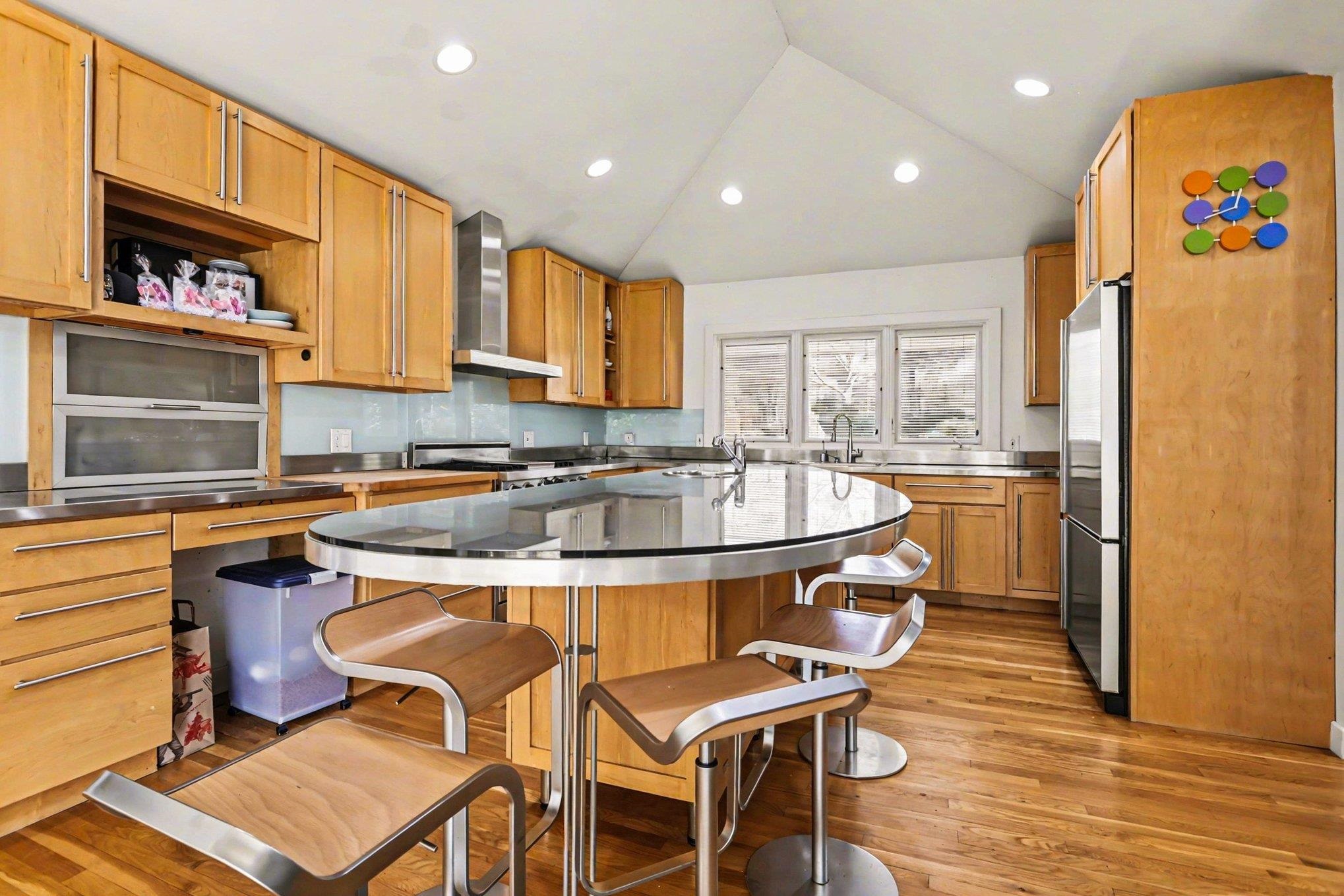 1627 E Washington Street South Bend IN 46617