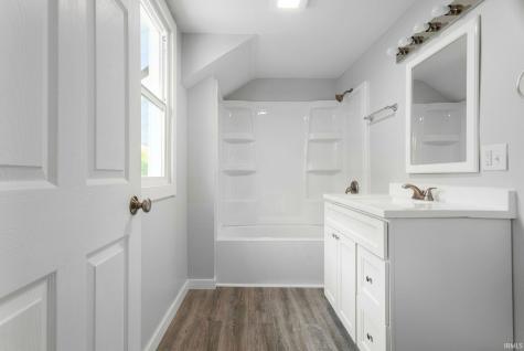 1046 Lawndale Avenue South Bend IN 46628