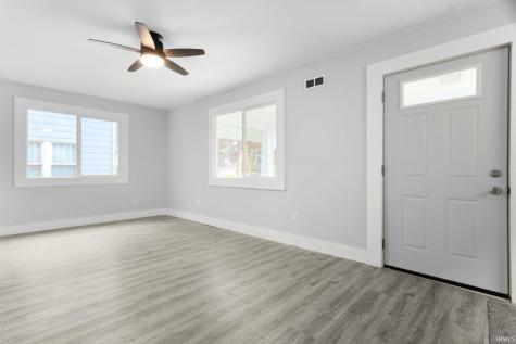 1046 Lawndale Avenue South Bend IN 46628