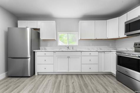 1046 Lawndale Avenue South Bend IN 46628