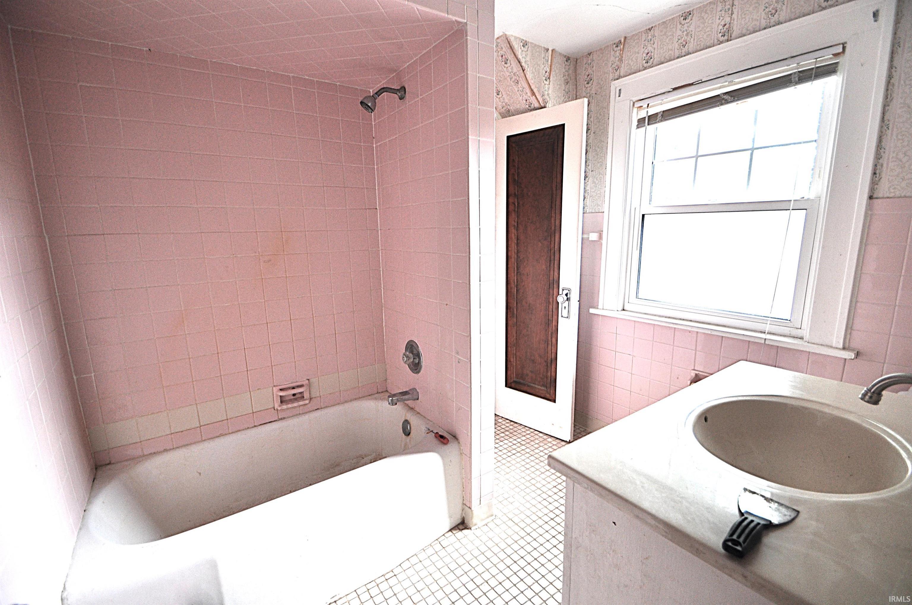 1240 Altgeld Street South Bend IN 46614