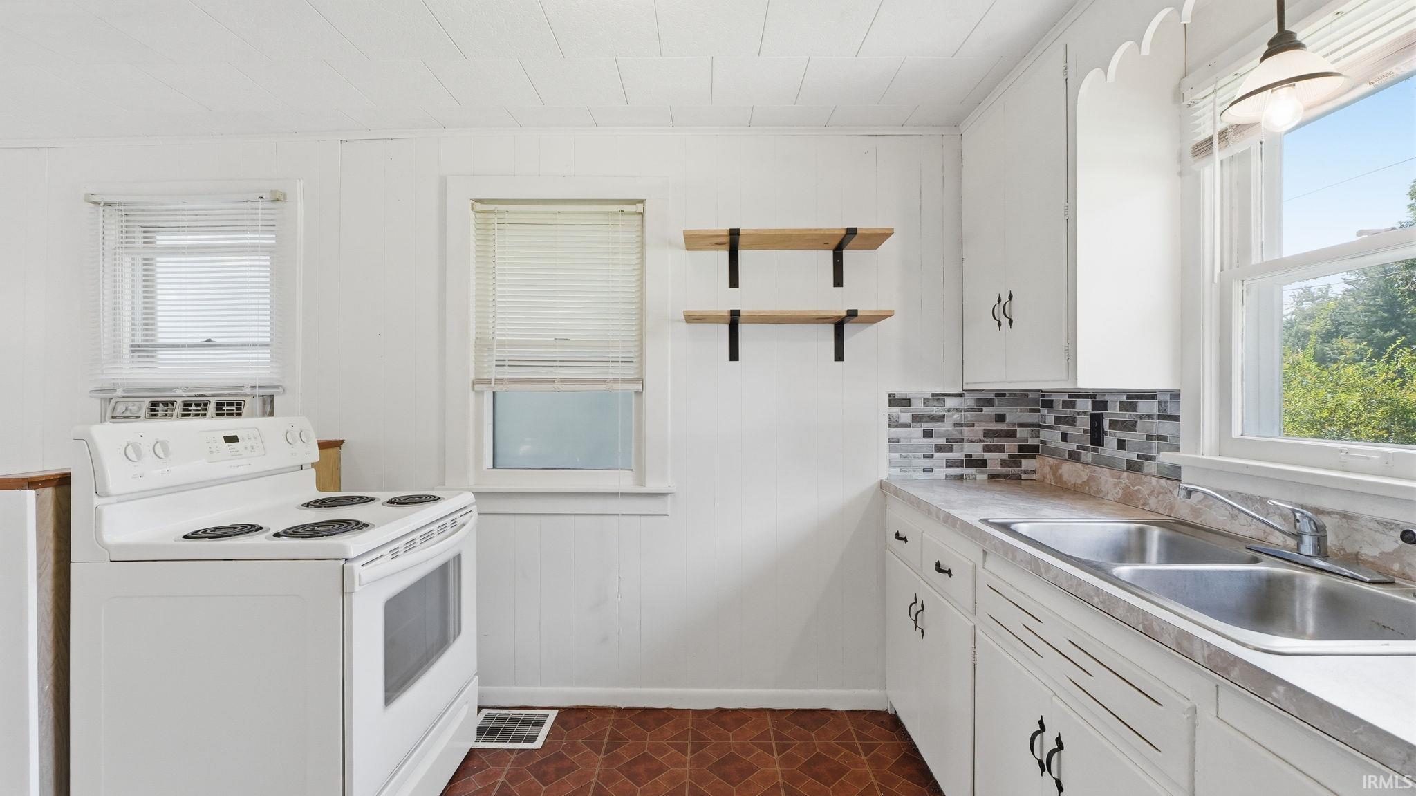 630 E Lakewood Avenue Warsaw IN 46580