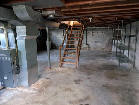260 W Prairie Street Lyons IN 47443