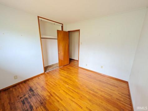 260 W Prairie Street Lyons IN 47443