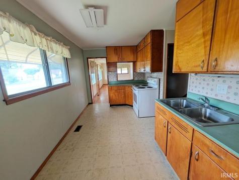 260 W Prairie Street Lyons IN 47443