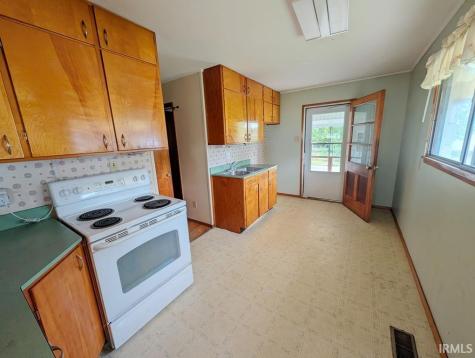 260 W Prairie Street Lyons IN 47443