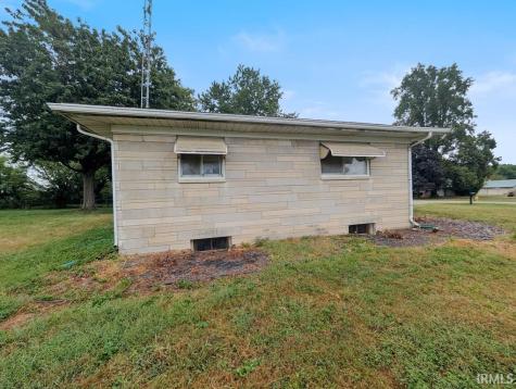 260 W Prairie Street Lyons IN 47443