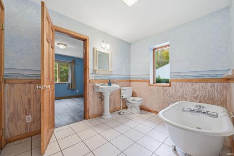 2712 W Mohee Road Hartford City IN 47348