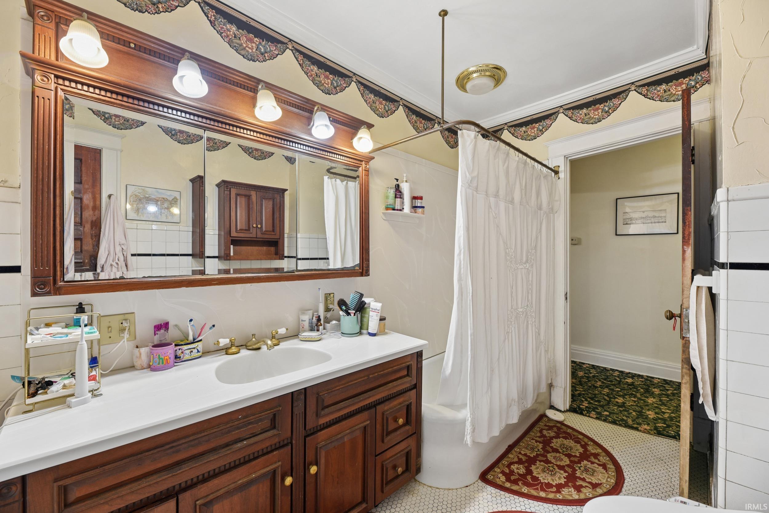 712 Forest Avenue South Bend IN 46616
