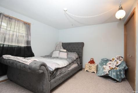 5218 Tomahawk Trail Fort Wayne IN 46804