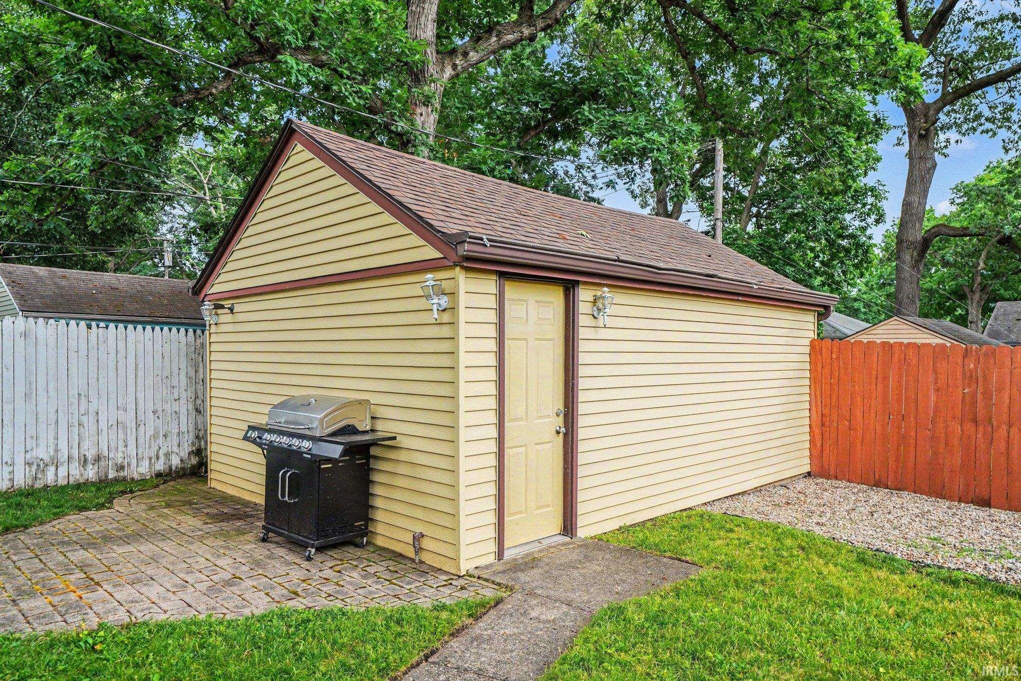 1025 W Battell Street Mishawaka IN 46545