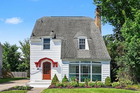 729 S Twyckenham Drive South Bend IN 46615