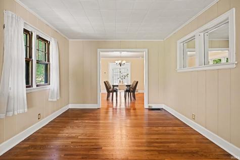 729 S Twyckenham Drive South Bend IN 46615
