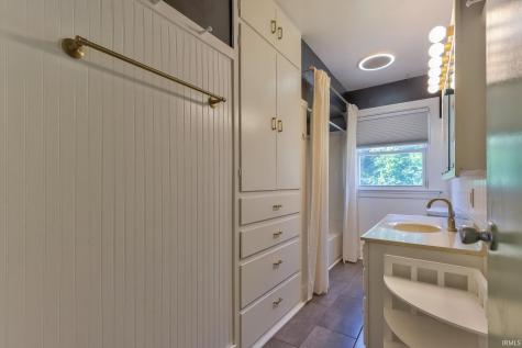 4524 Middle Mount Vernon Road Evansville IN 47712