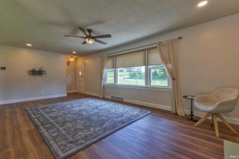 4524 Middle Mount Vernon Road Evansville IN 47712