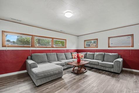 1637 Gordon Drive South Bend IN 46635