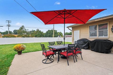 1637 Gordon Drive South Bend IN 46635