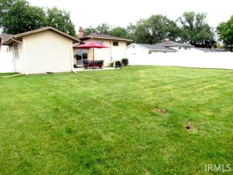 1637 Gordon Drive South Bend IN 46635