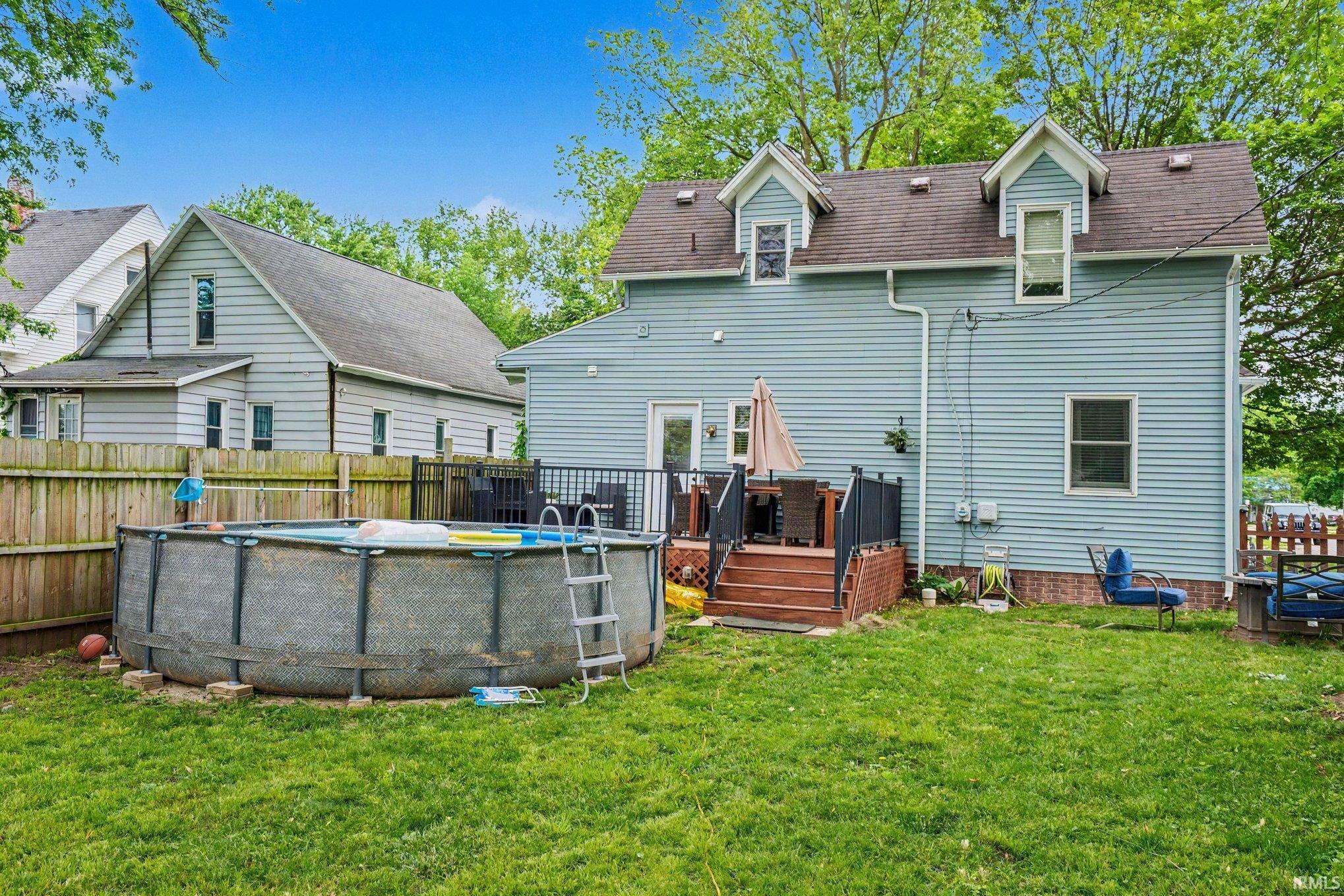 703 Gladstone Elkhart IN 46516