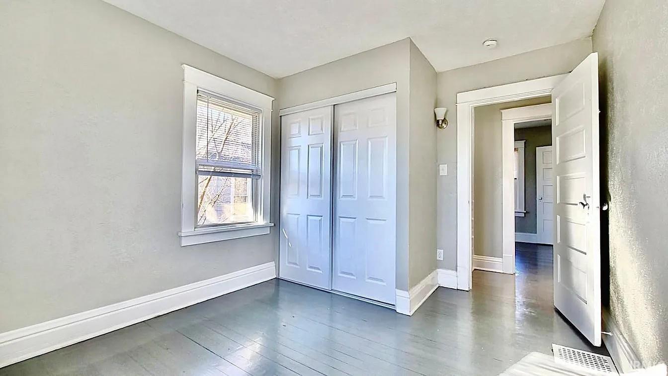 2819 Mishawaka Avenue South Bend IN 46615