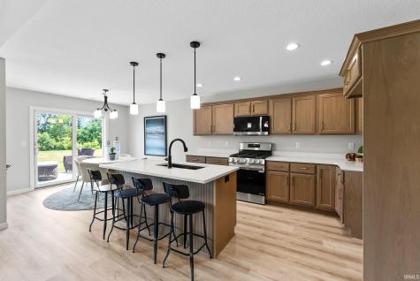 884 Lagonda Trail Fort Wayne IN 46818