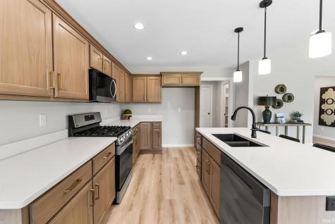 884 Lagonda Trail Fort Wayne IN 46818