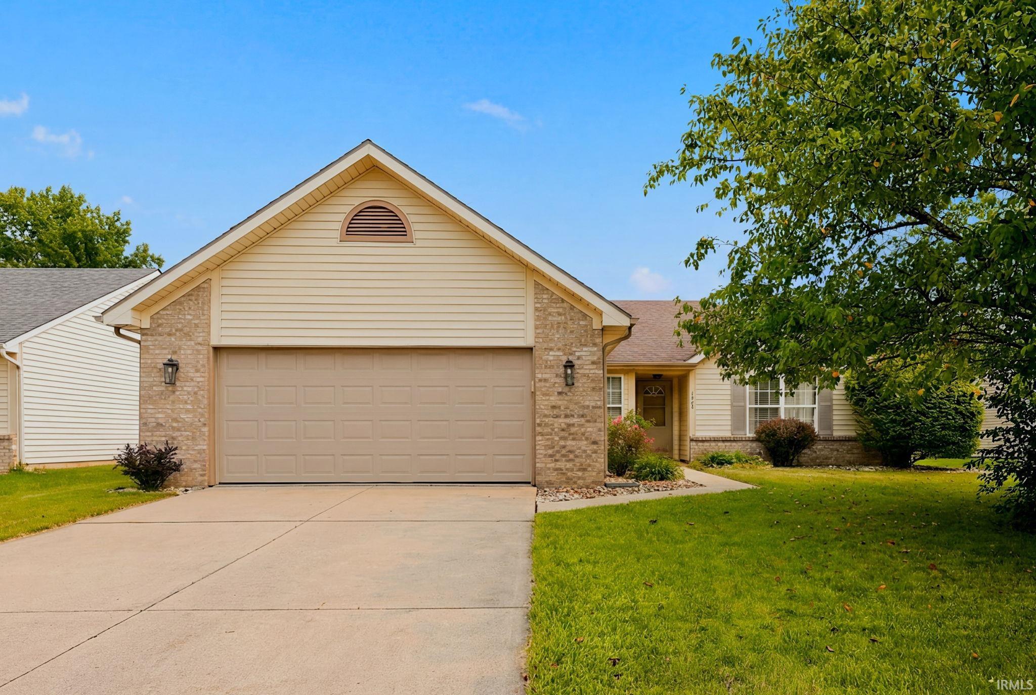 8303 Maple Valley Fort Wayne IN 46835