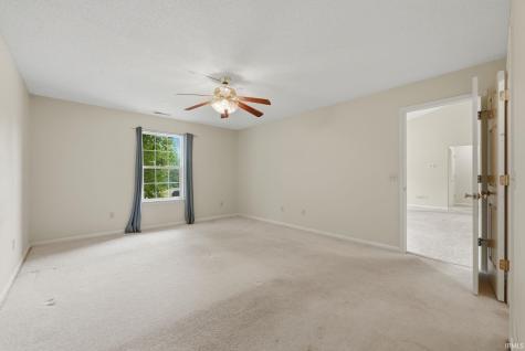 8303 Maple Valley Fort Wayne IN 46835