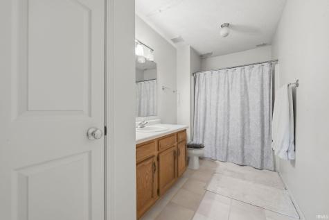 8303 Maple Valley Fort Wayne IN 46835