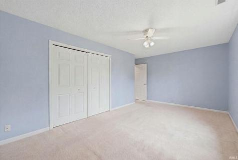 8303 Maple Valley Fort Wayne IN 46835