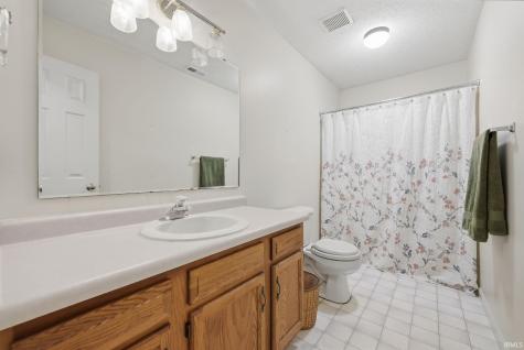 8303 Maple Valley Fort Wayne IN 46835