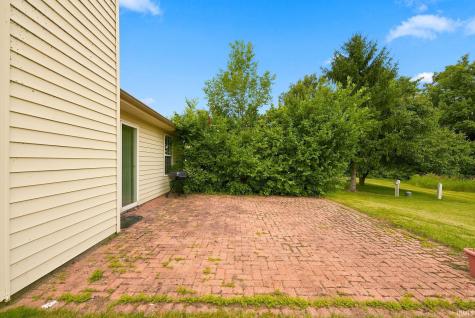 8303 Maple Valley Fort Wayne IN 46835