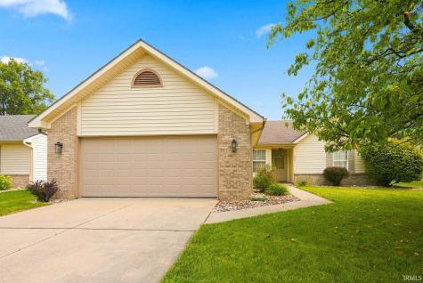 8303 Maple Valley Fort Wayne IN 46835