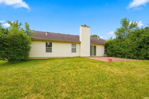 8303 Maple Valley Fort Wayne IN 46835