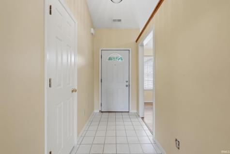 8303 Maple Valley Fort Wayne IN 46835