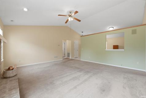 8303 Maple Valley Fort Wayne IN 46835