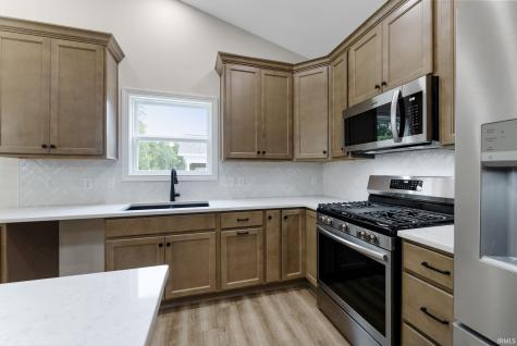 8245 Caverango Boulevard Fort Wayne IN 46815
