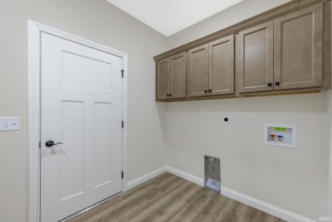 8245 Caverango Boulevard Fort Wayne IN 46815